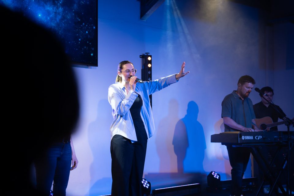 Lobpreisband auf der Bühne